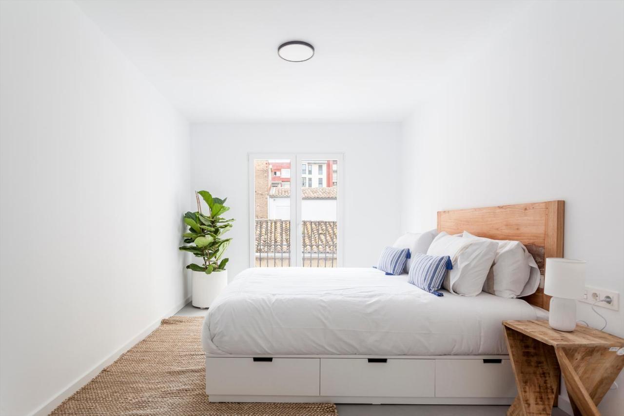 Three Floor House With Terrace Villa Valencia Exteriör bild